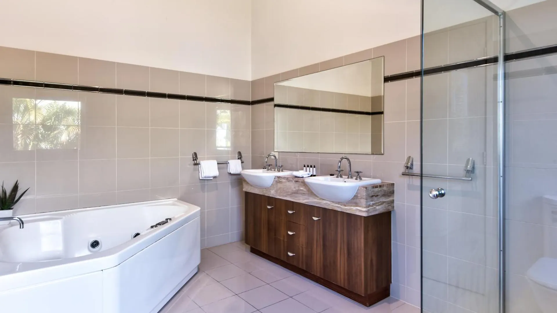 Cooinda Gardens On Hamilton Island By Hiha Apartment